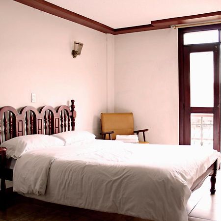 Hotel Cumanda Alfaro Kültér fotó