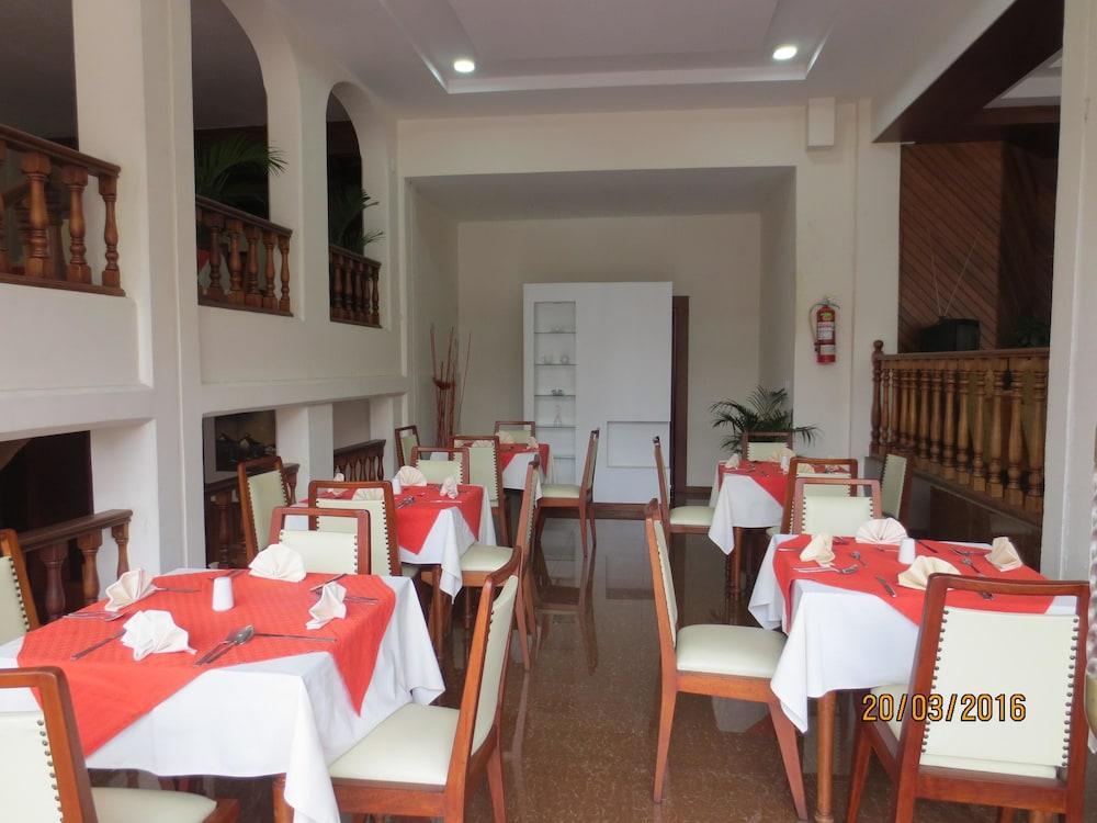 Hotel Cumanda Alfaro Kültér fotó