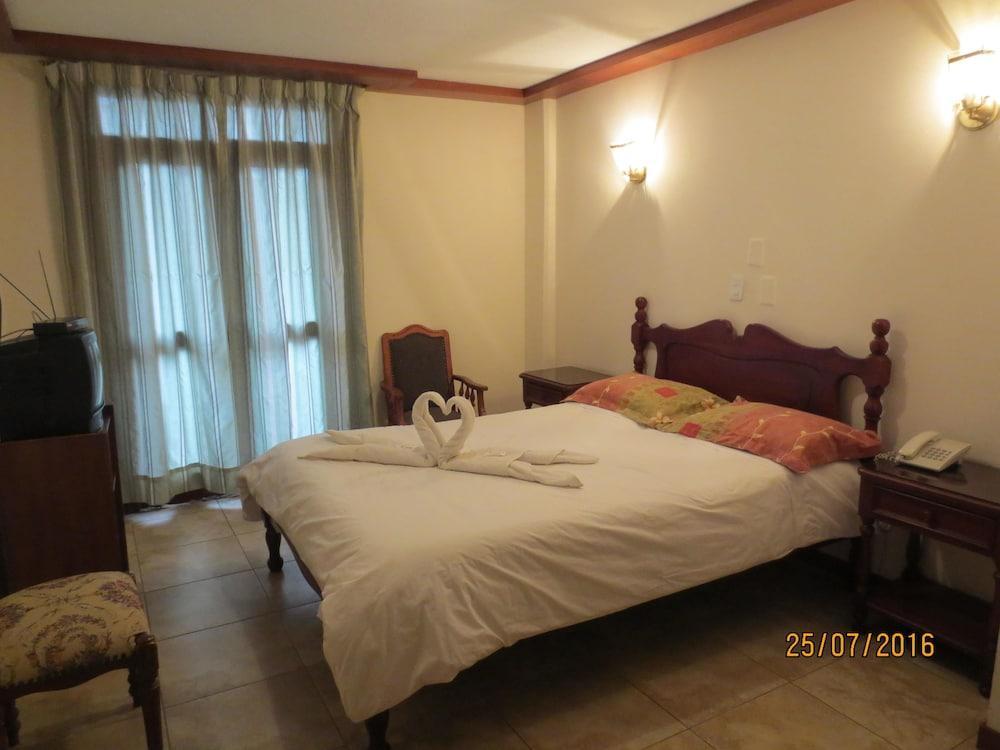 Hotel Cumanda Alfaro Kültér fotó
