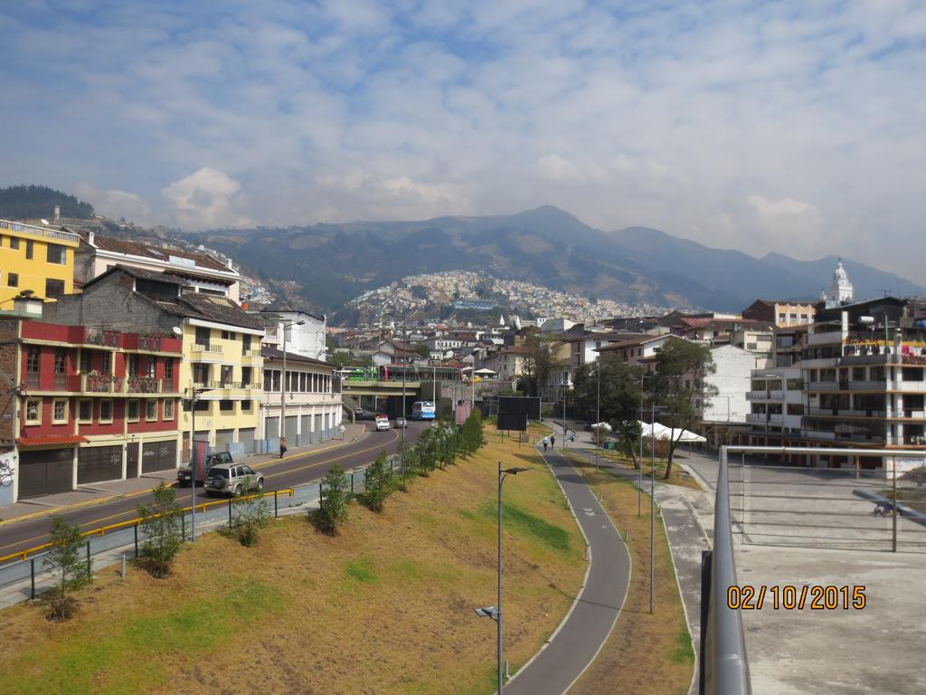 Hotel Cumanda Alfaro Kültér fotó