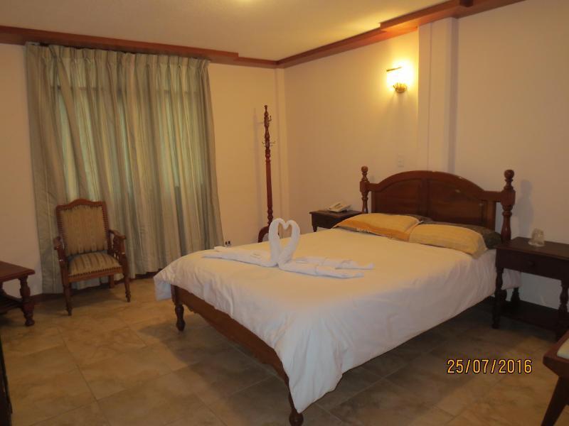 Hotel Cumanda Alfaro Kültér fotó
