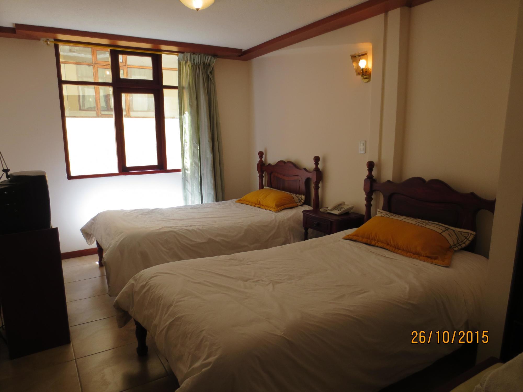 Hotel Cumanda Alfaro Kültér fotó