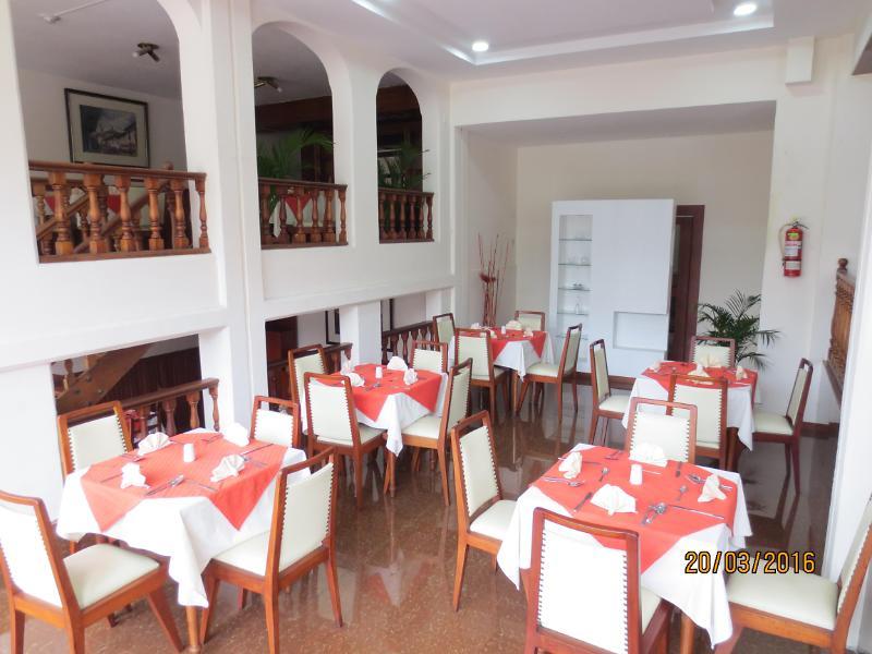 Hotel Cumanda Alfaro Kültér fotó