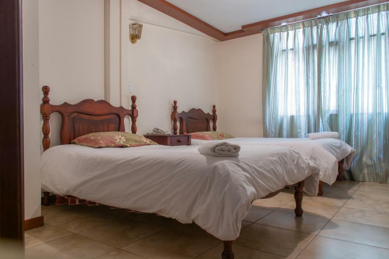 Hotel Cumanda Alfaro Kültér fotó