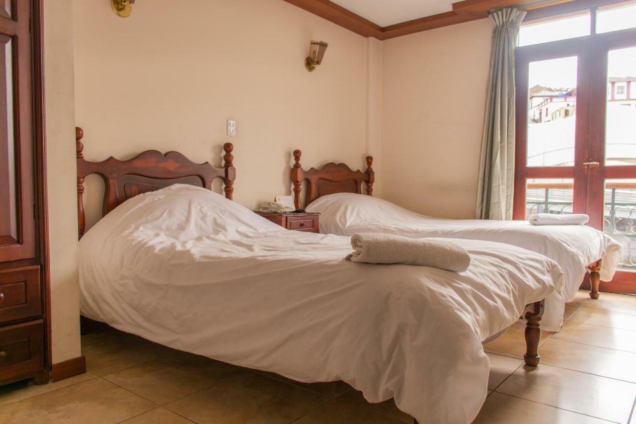 Hotel Cumanda Alfaro Kültér fotó