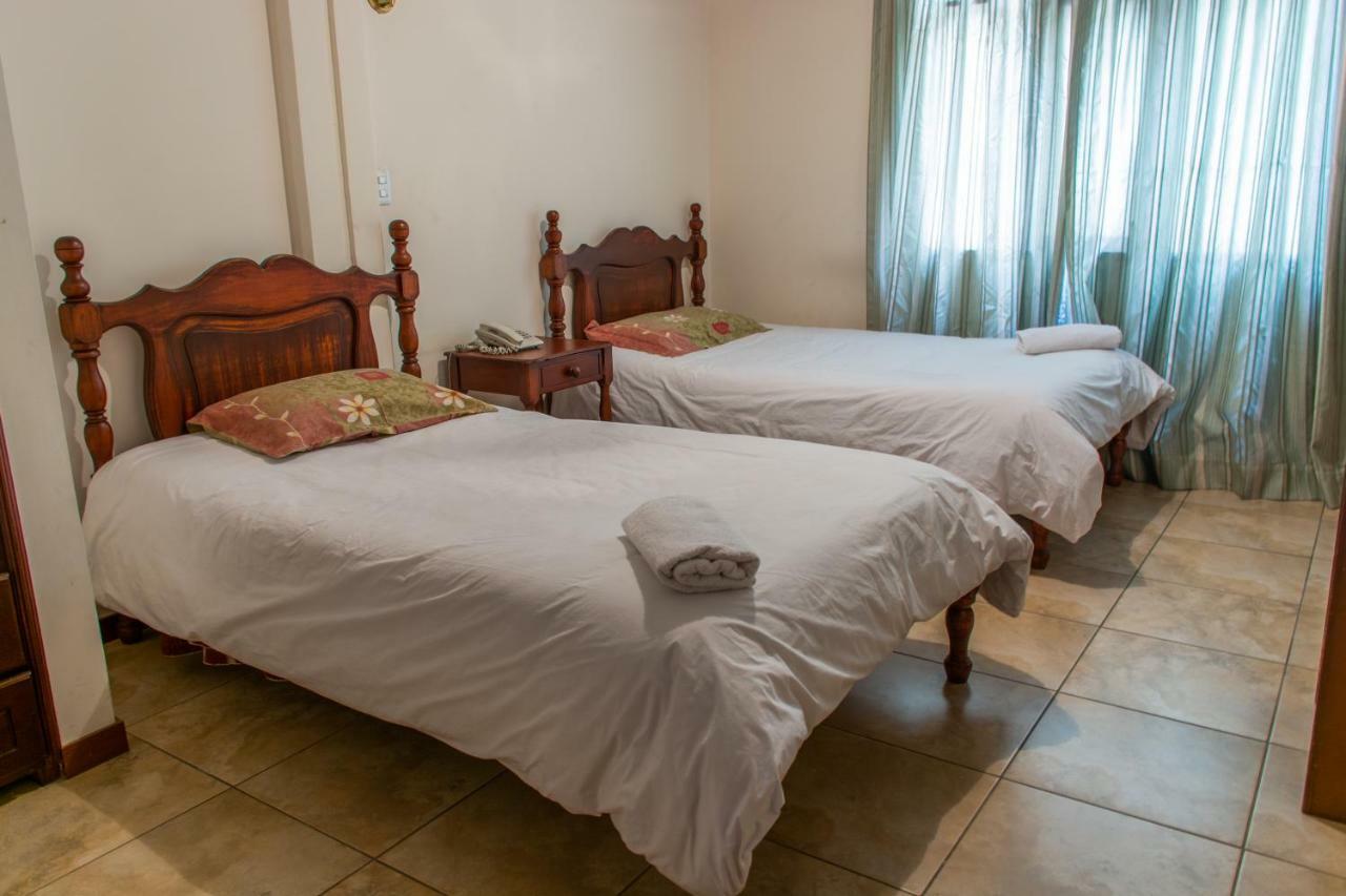Hotel Cumanda Alfaro Kültér fotó