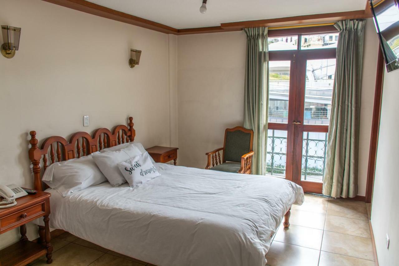 Hotel Cumanda Alfaro Kültér fotó