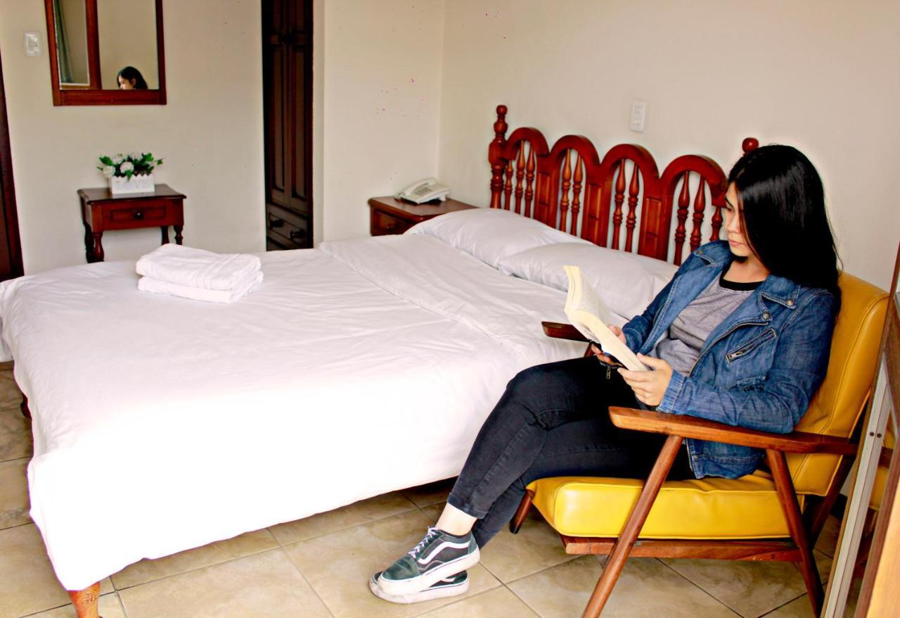 Hotel Cumanda Alfaro Kültér fotó