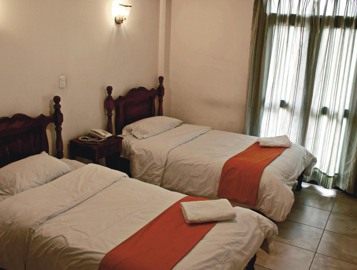 Hotel Cumanda Alfaro Kültér fotó