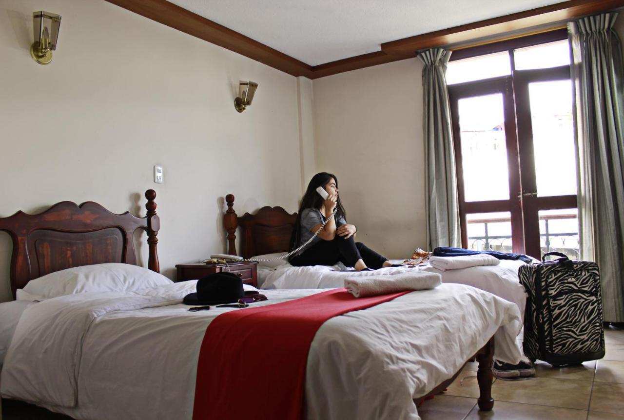 Hotel Cumanda Alfaro Kültér fotó